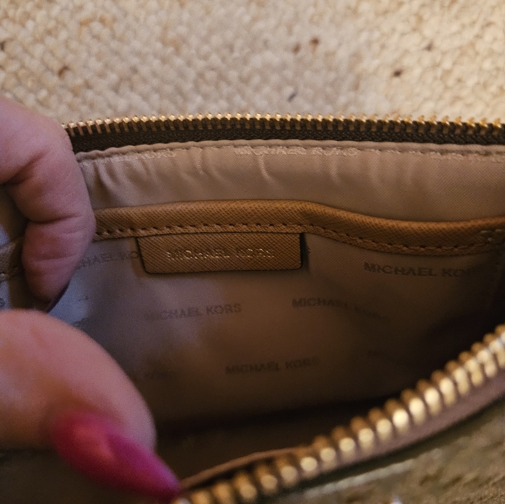 Michael Kors Signature Logo Mini Bag - Picture 10 of 11